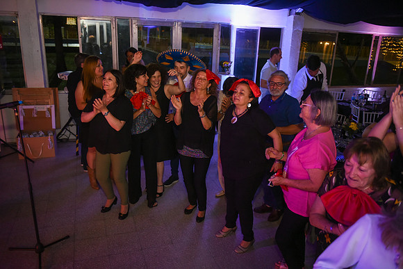 002 - Mariachis214