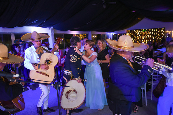 002 - Mariachis221