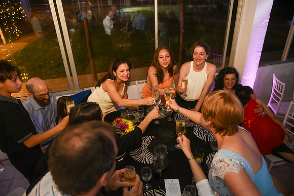 004 - Brindis390