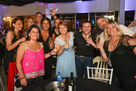 004 - Brindis406