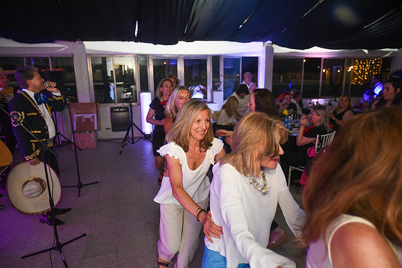 002 - Mariachis137
